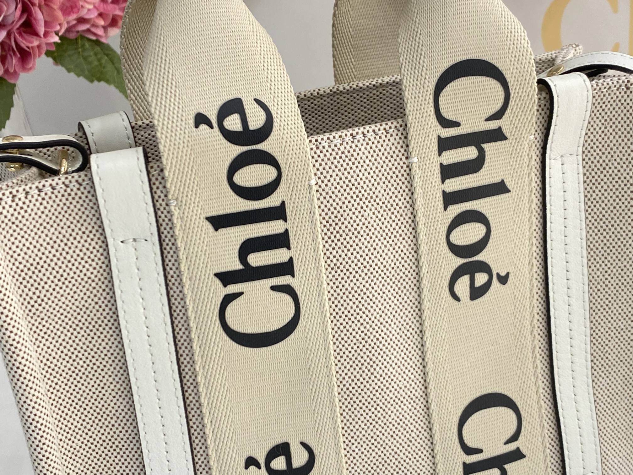 Chloe Small Woody Tote Bag In Linen